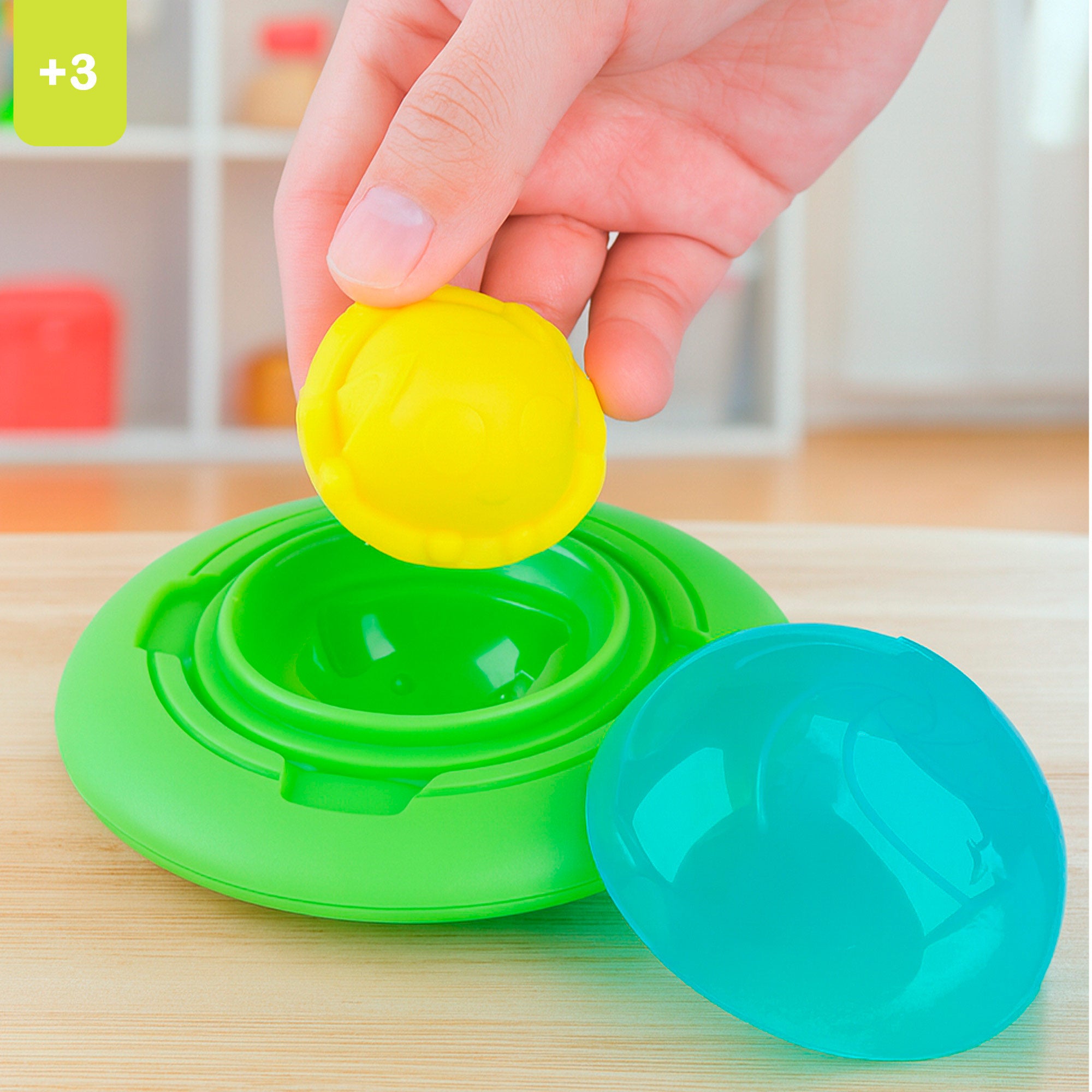 Conjunto de massa de modelar PLAY Space Adventure com moldes e acessórios.