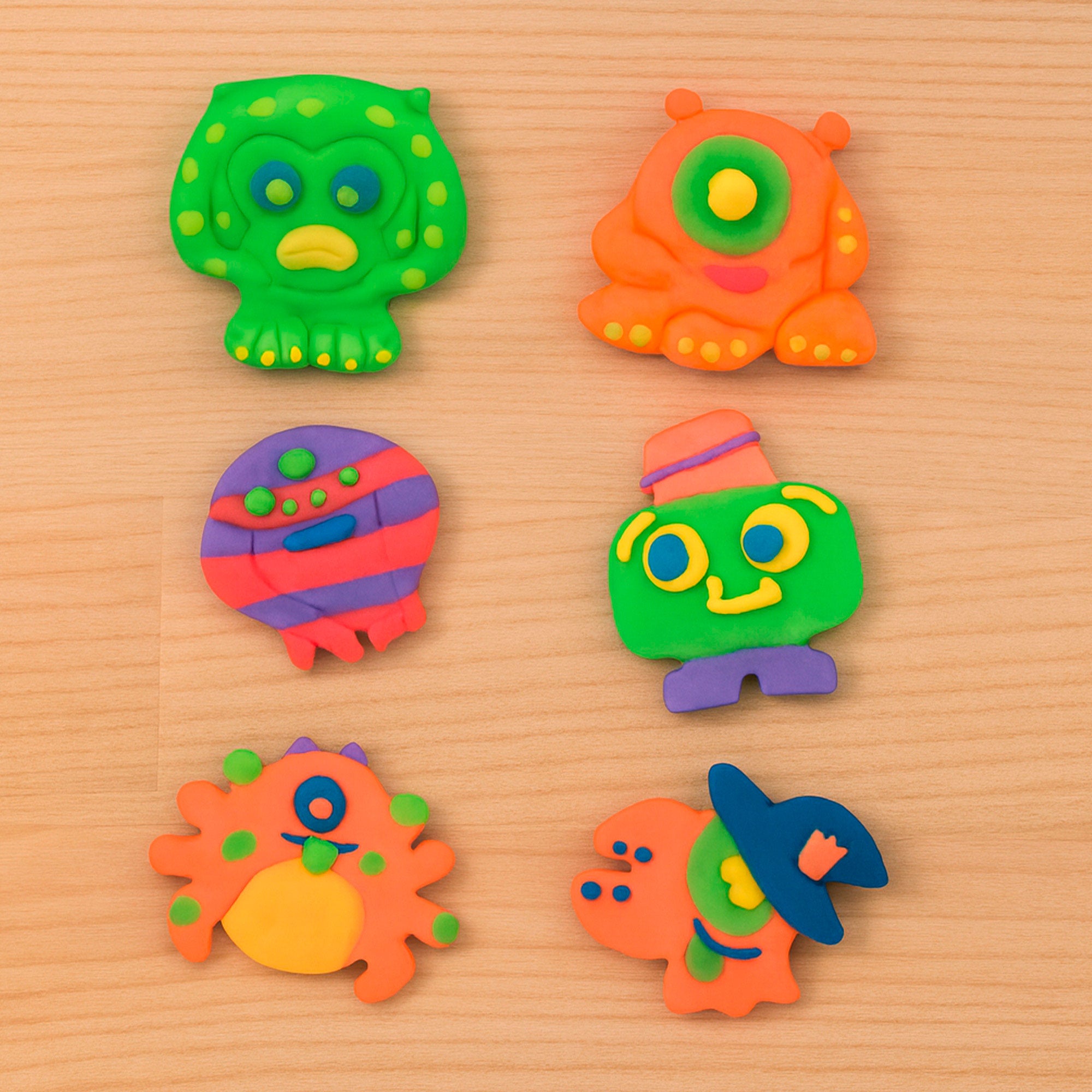 Conjunto de plasticina de modelar Play-Doh Monstro com moldes e acessórios.