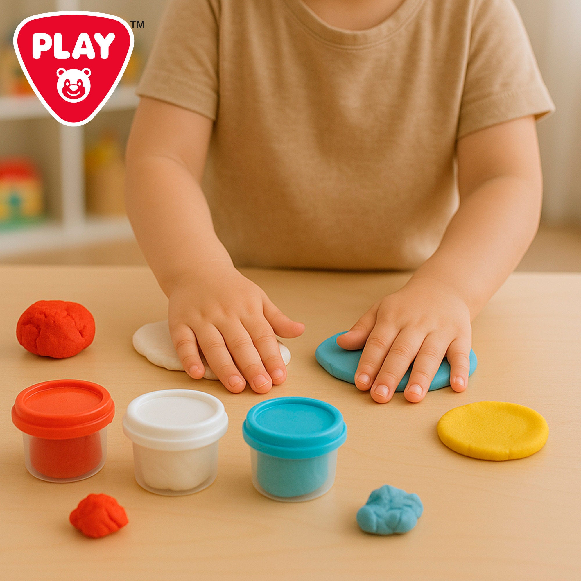 Conjunto de massa de modelar PLAY para fazer gelado, com moldes e acessórios.