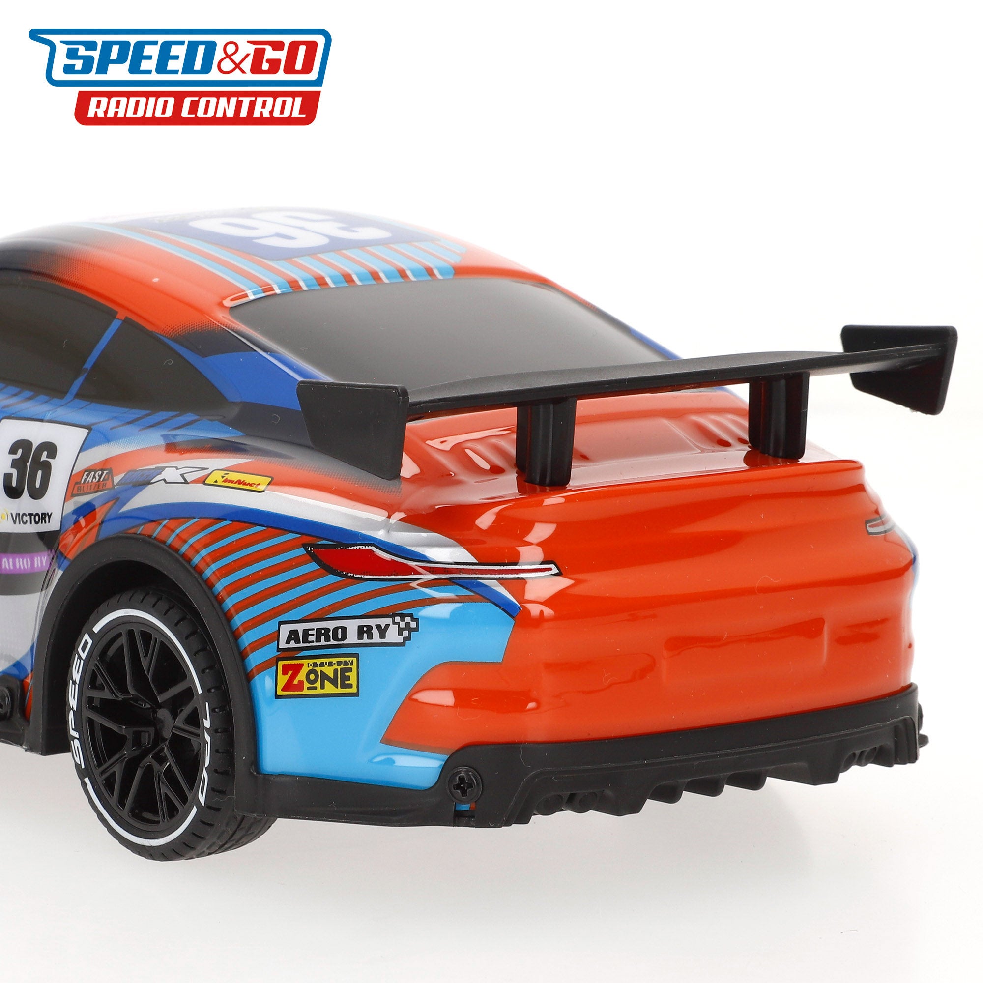 Carro telecomandado Xtreme Sports com luzes, escala 1:18, velocidade máxima.