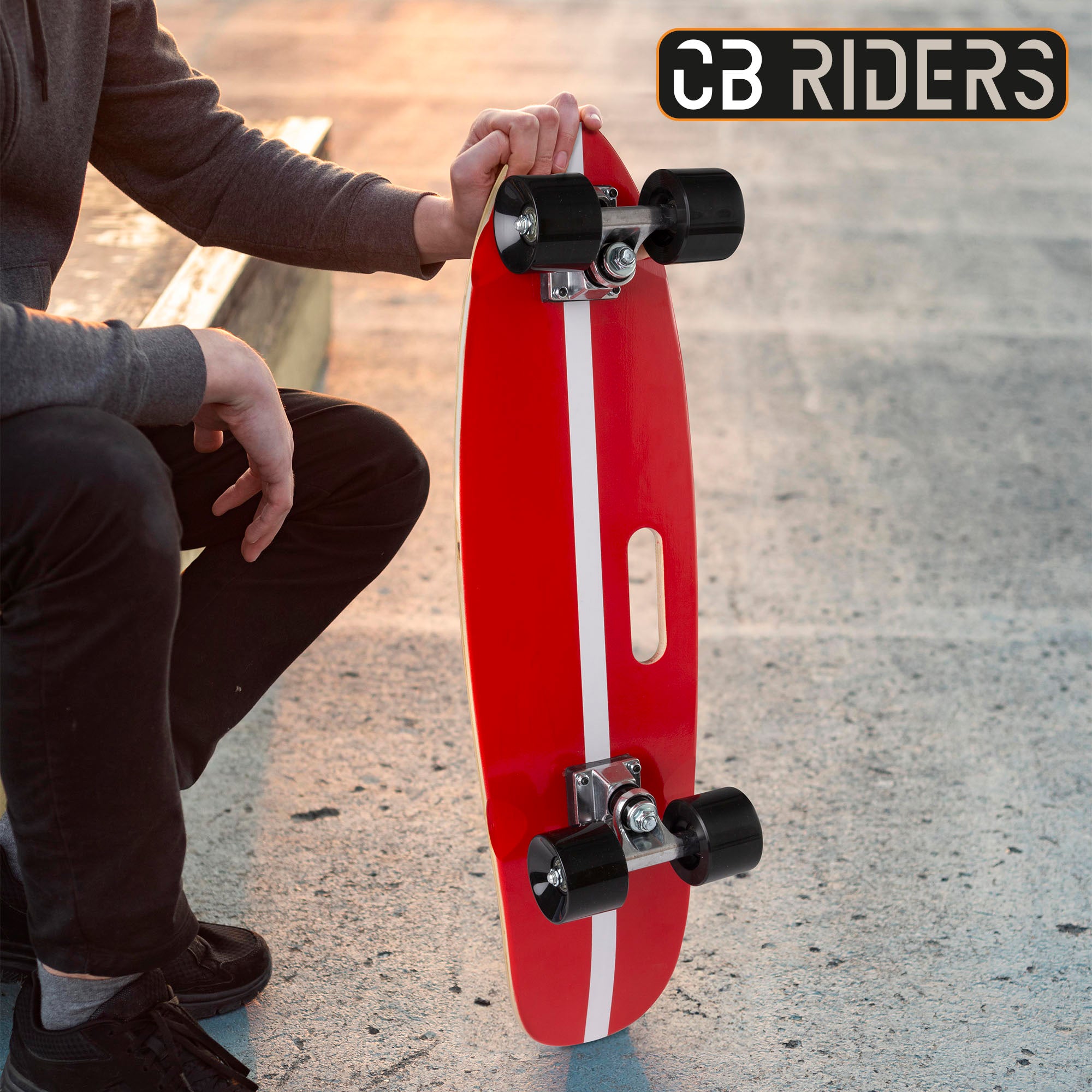 Skate de criança CB Riders, 4 rodas, preto, 68 cm com guiador.