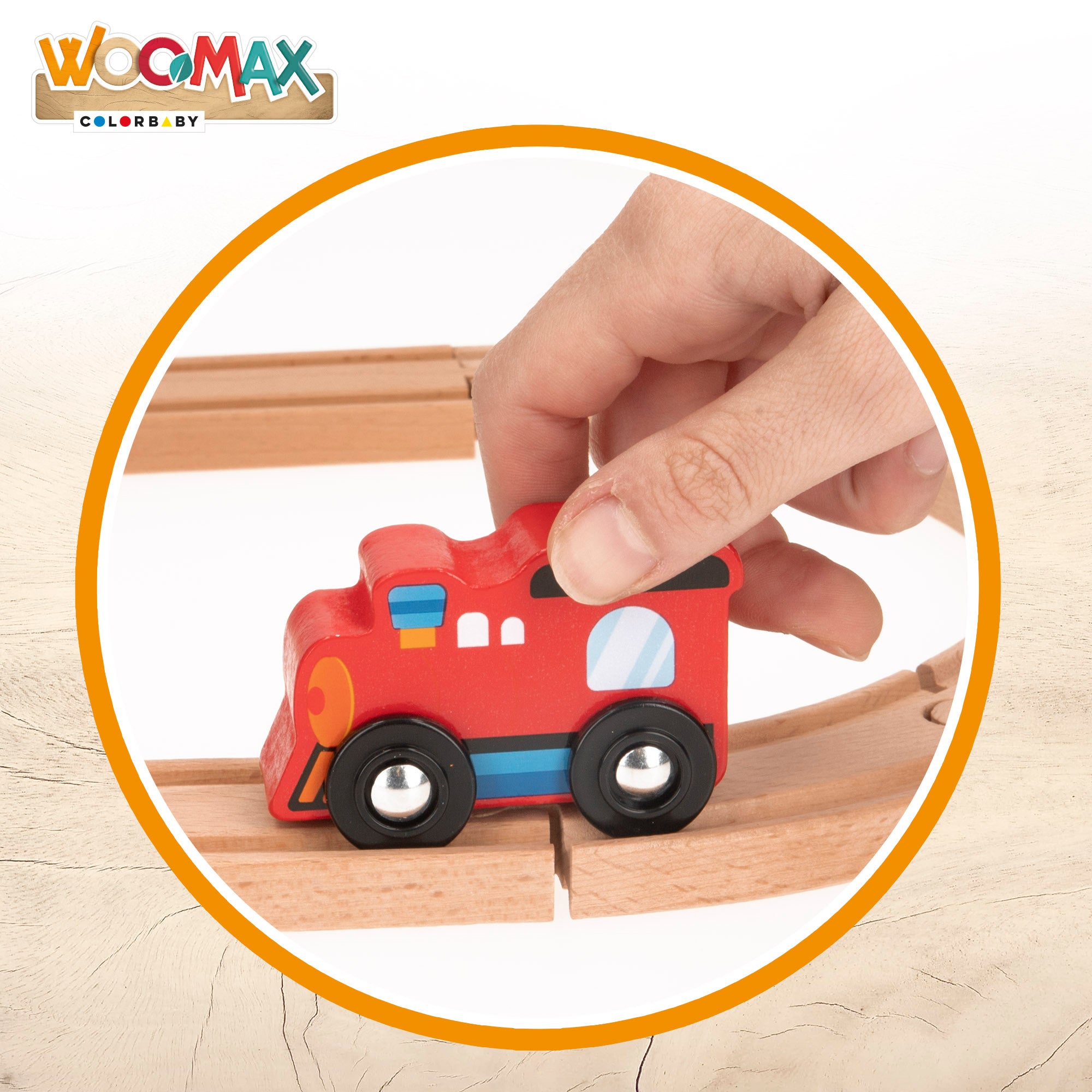 WOOMAX Conjunto de Pista de Corridas em Madeira com Carrinhos, Edifícios e Figurantes