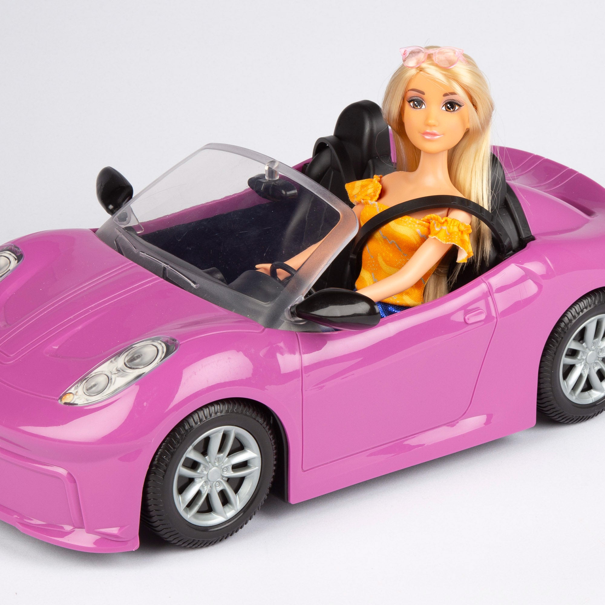 Boneca Isabella com carro desportivo e acessórios