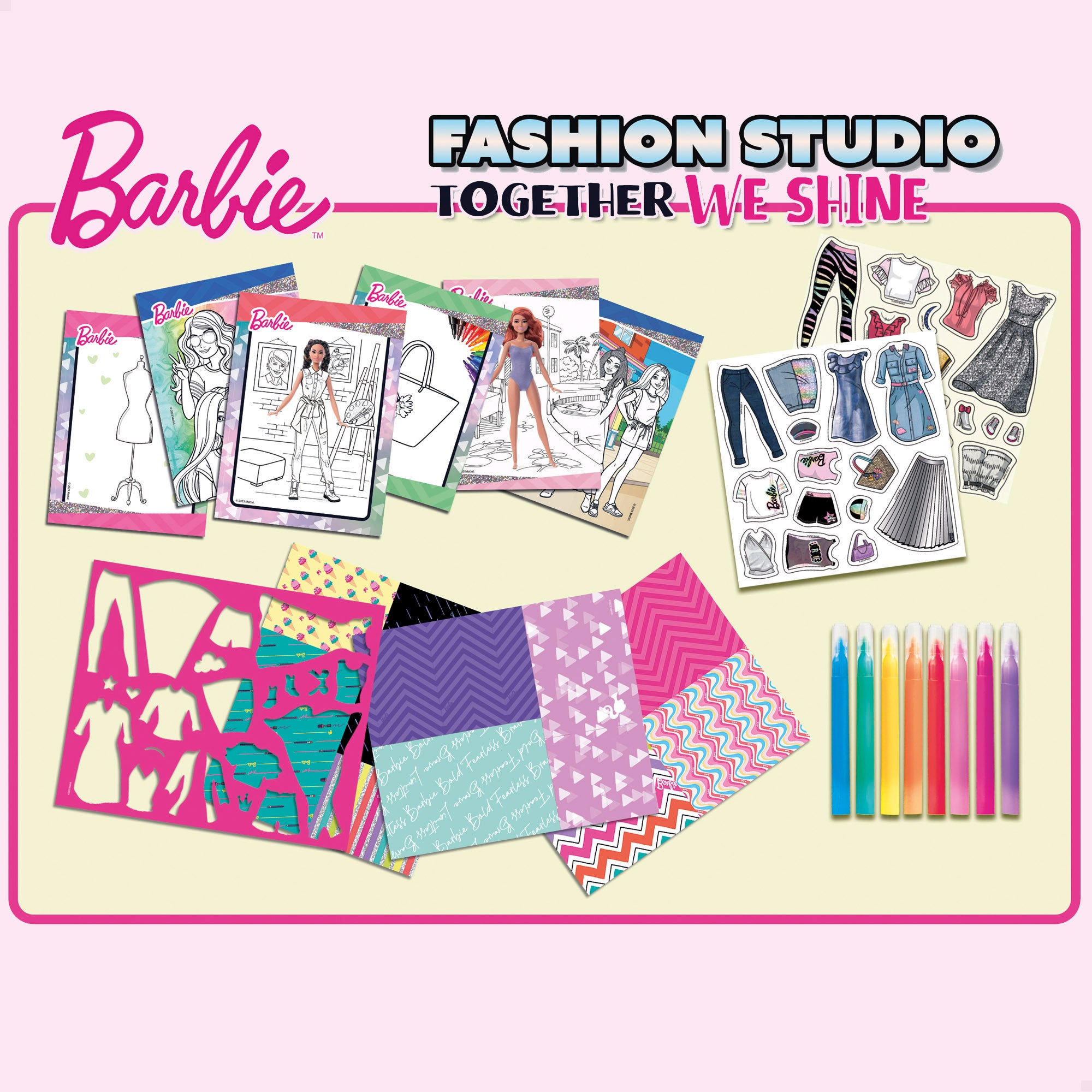 O Estúdio de Moda da Barbie cria designs, colas e cores.