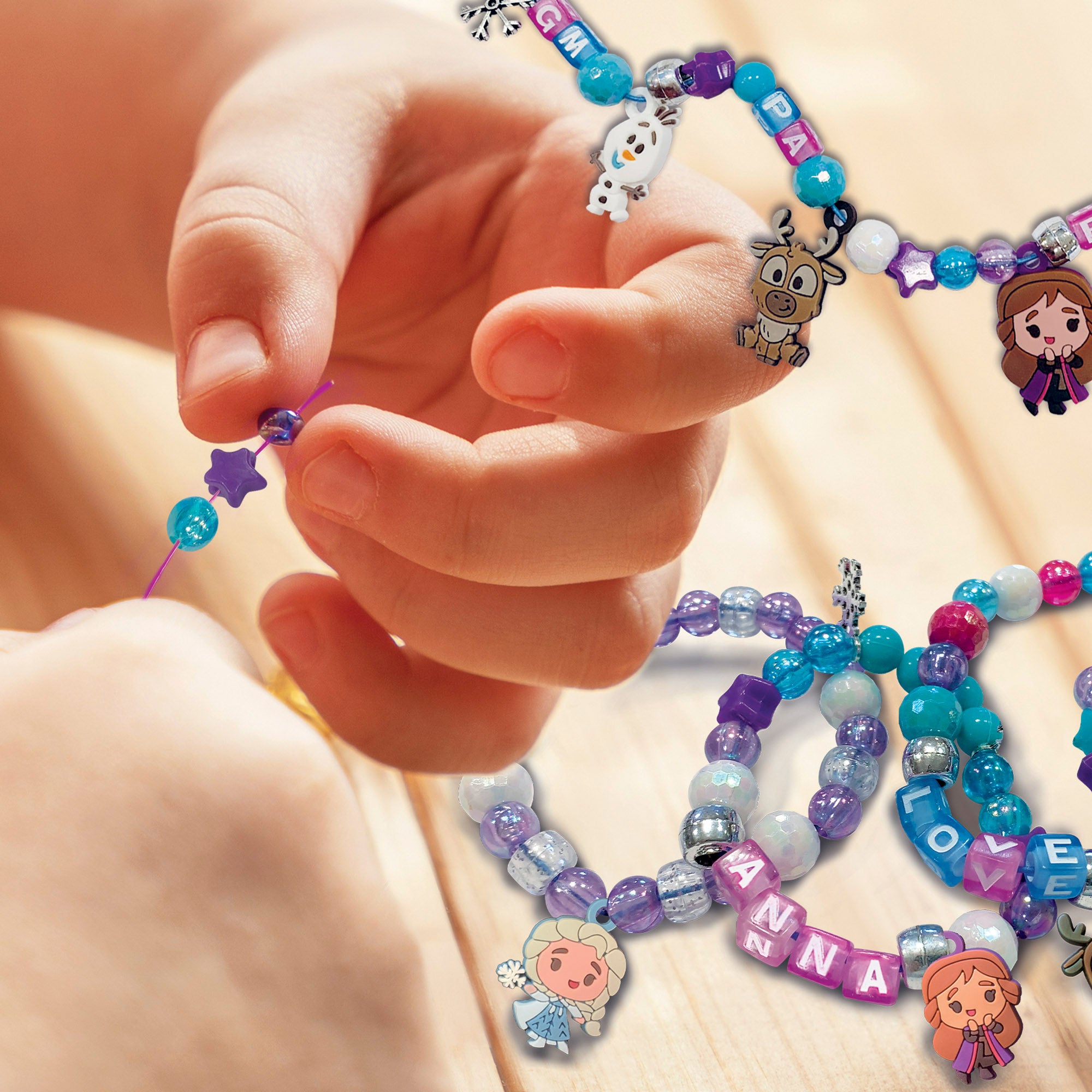 Conjunto Frozen para criar pulseiras e colares.
