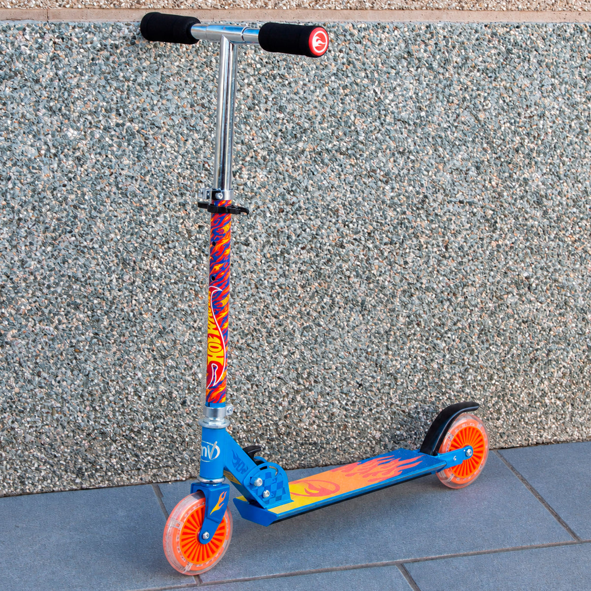 Hot Wheels Trotinete de 2 rodas dobrável com luzes e guiador ajustável