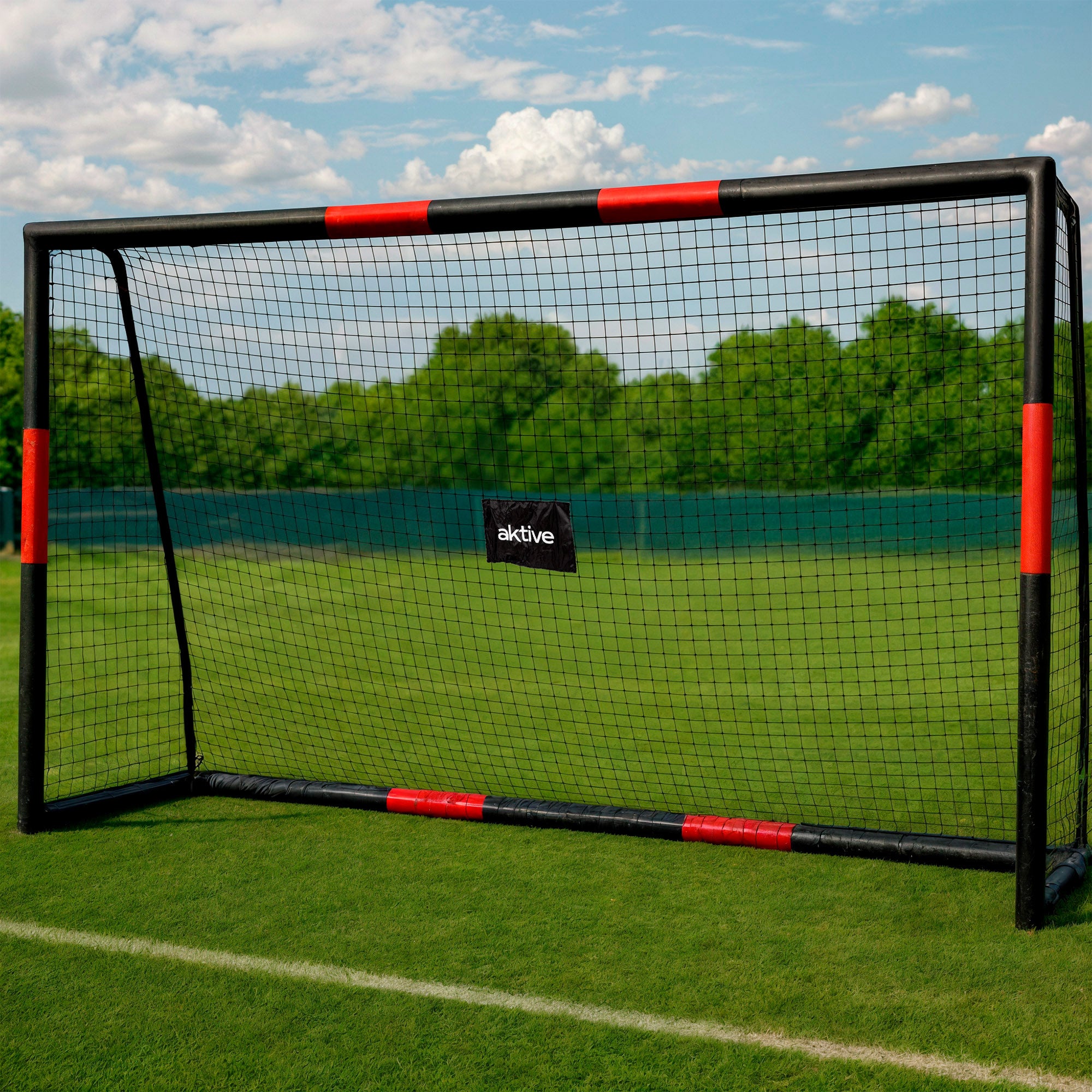 Trave de futebol Aktive 3m com proteção, rede e estacas.