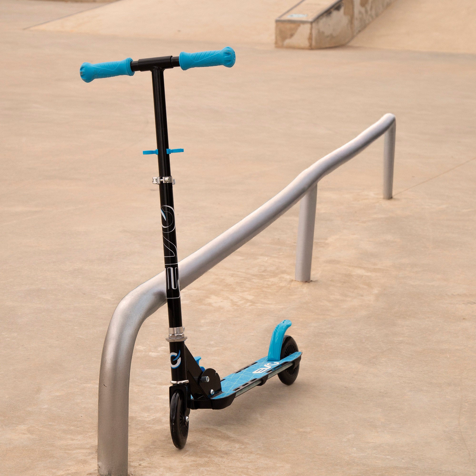 Trotinete EVO Azul com 2 Rodas e Luzes Multicolor