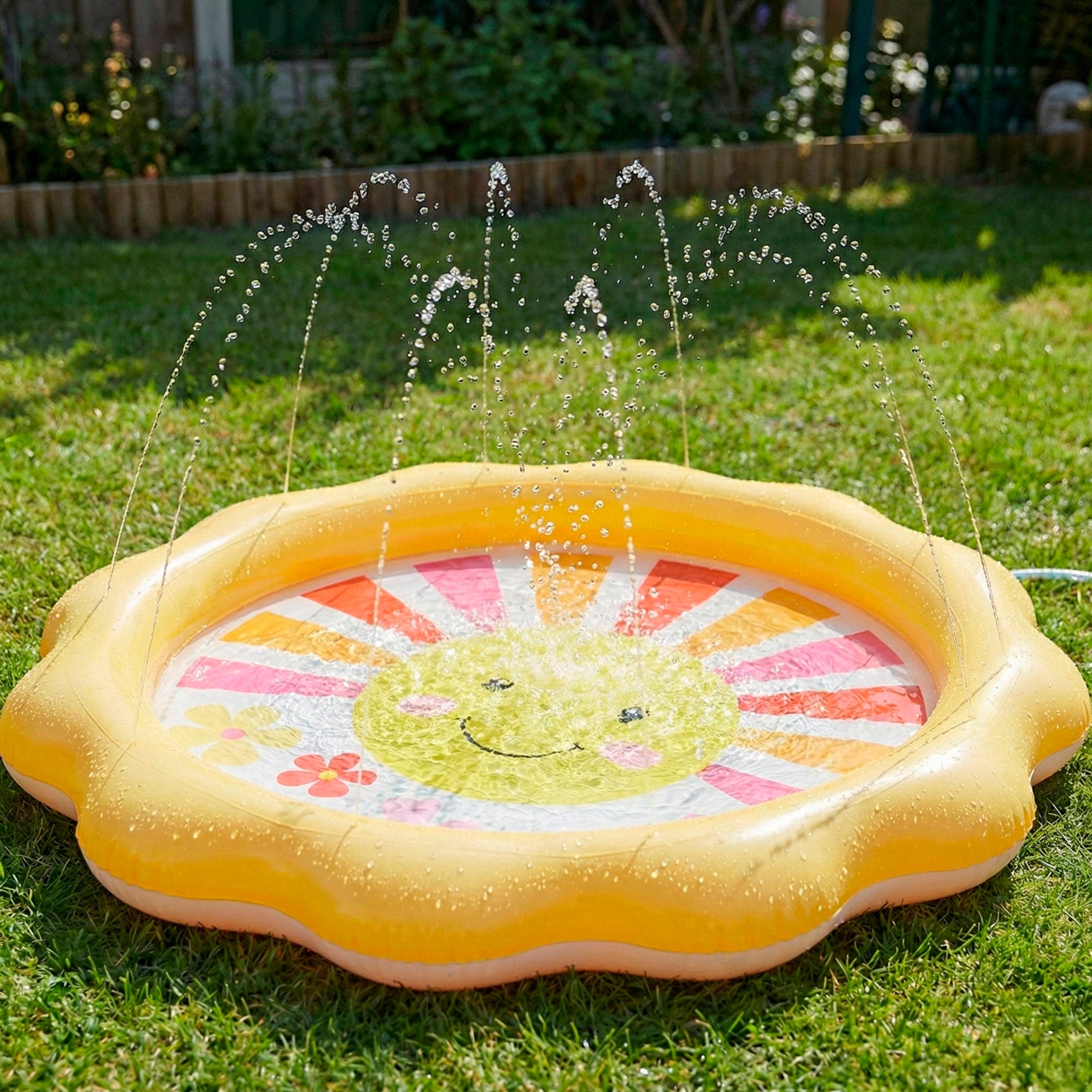 Piscina infantil insuflável em forma de flor da INTEX com jato de água D104
