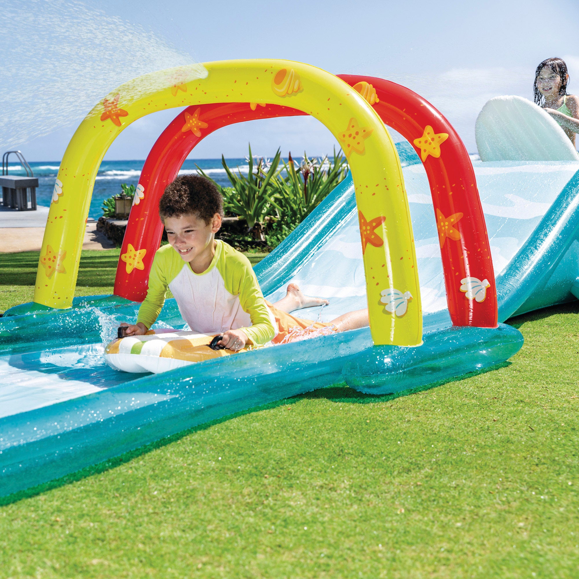 Pista de Tobogã Aquático INTEX com Aspersor, Pranchas de Surf e Escorrega