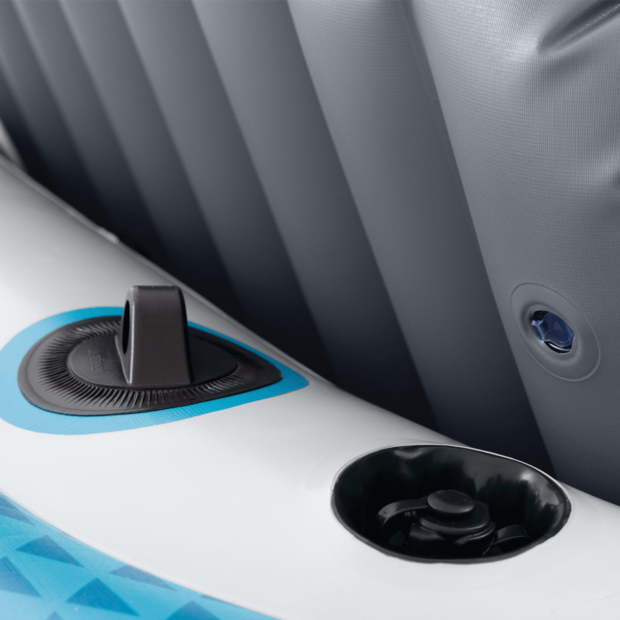 Bote insuflável INTEX Excursion 4 com remos, bomba de enchimento e assentos insufláveis.