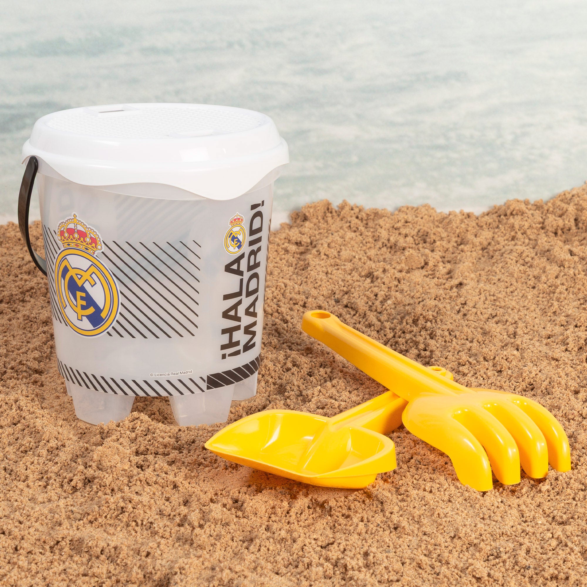Balde de praia do Real Madrid com acessórios e bola da equipa