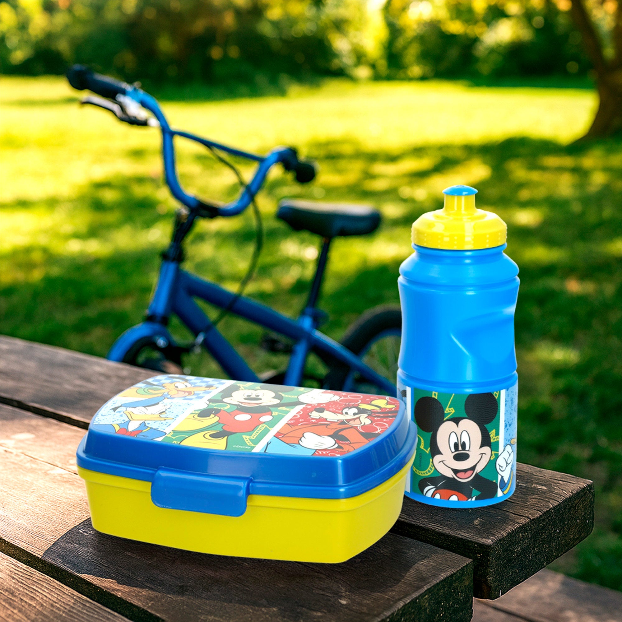 Conjunto infantil Mickey Mouse: lancheira e garrafa de 380ml para a escola.