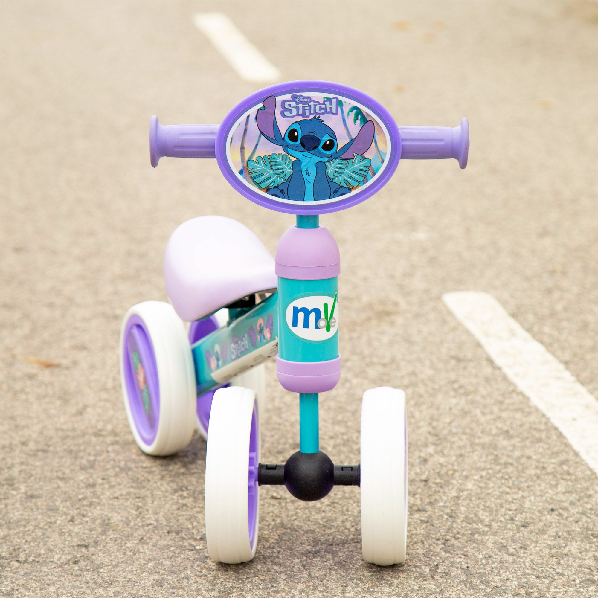 Triciclo Stitch para bebés com um peso máximo de 15 kg.
