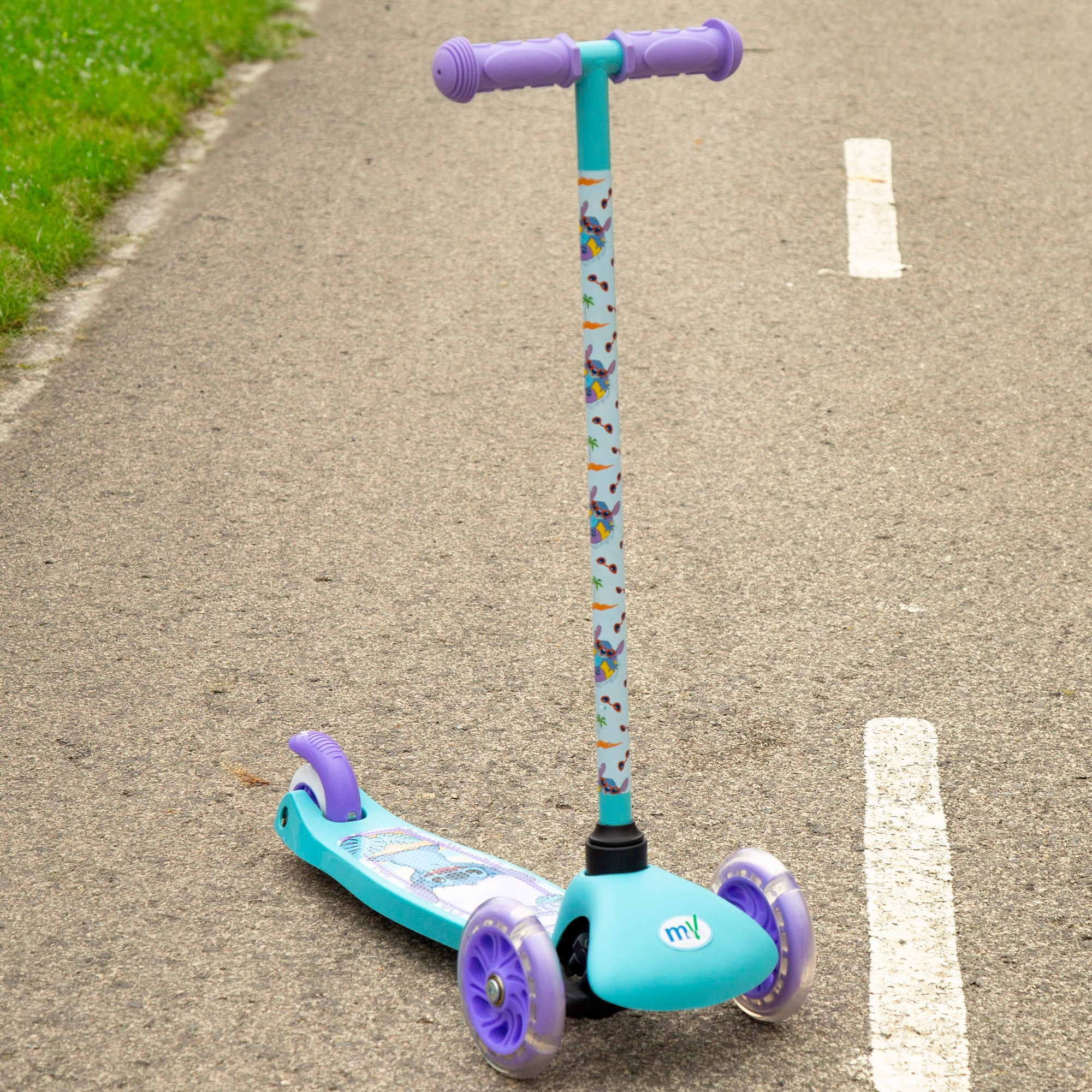 Trotinete Stitch de 3 rodas, peso máximo de 20 kg com luzes.