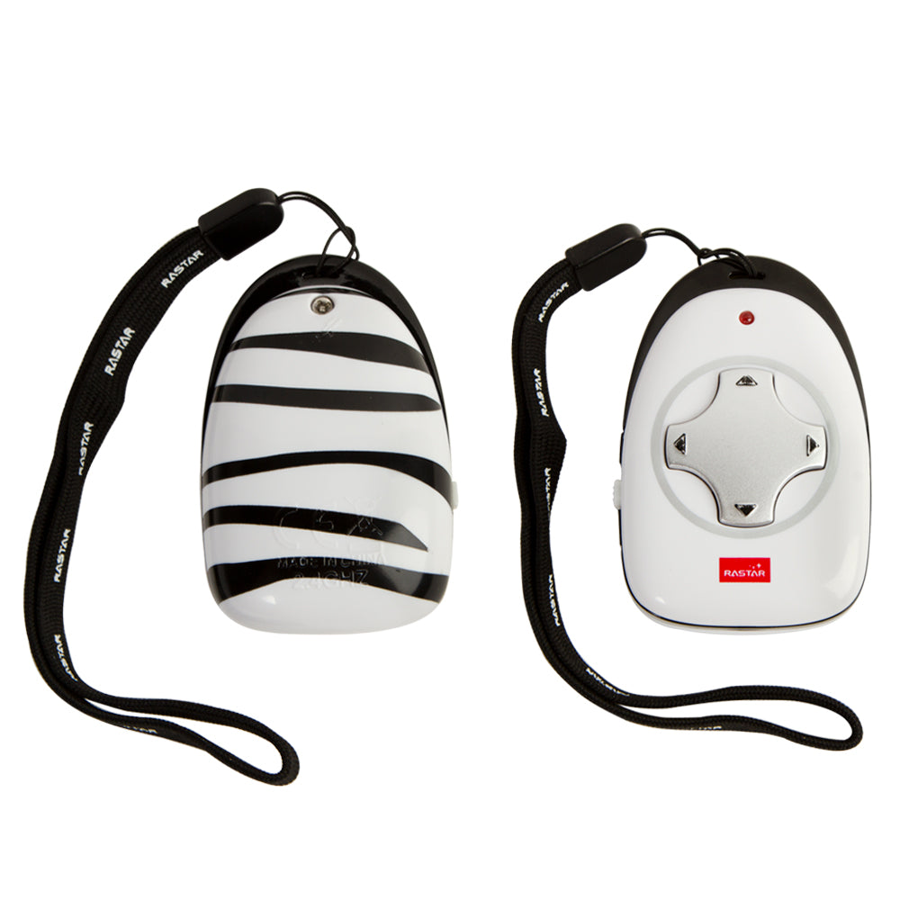 Carrinho infantil RASTAR com comando e estampado de zebra.