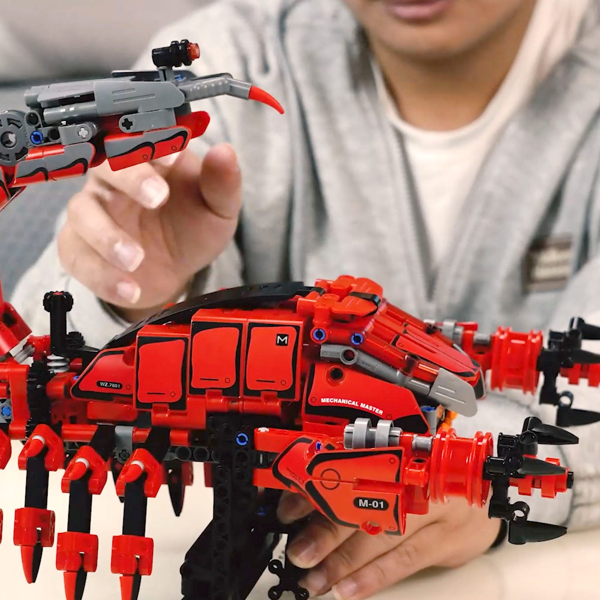 Conjunto de construção do lançador de mísseis iM.Master Scorpion - 664 peças