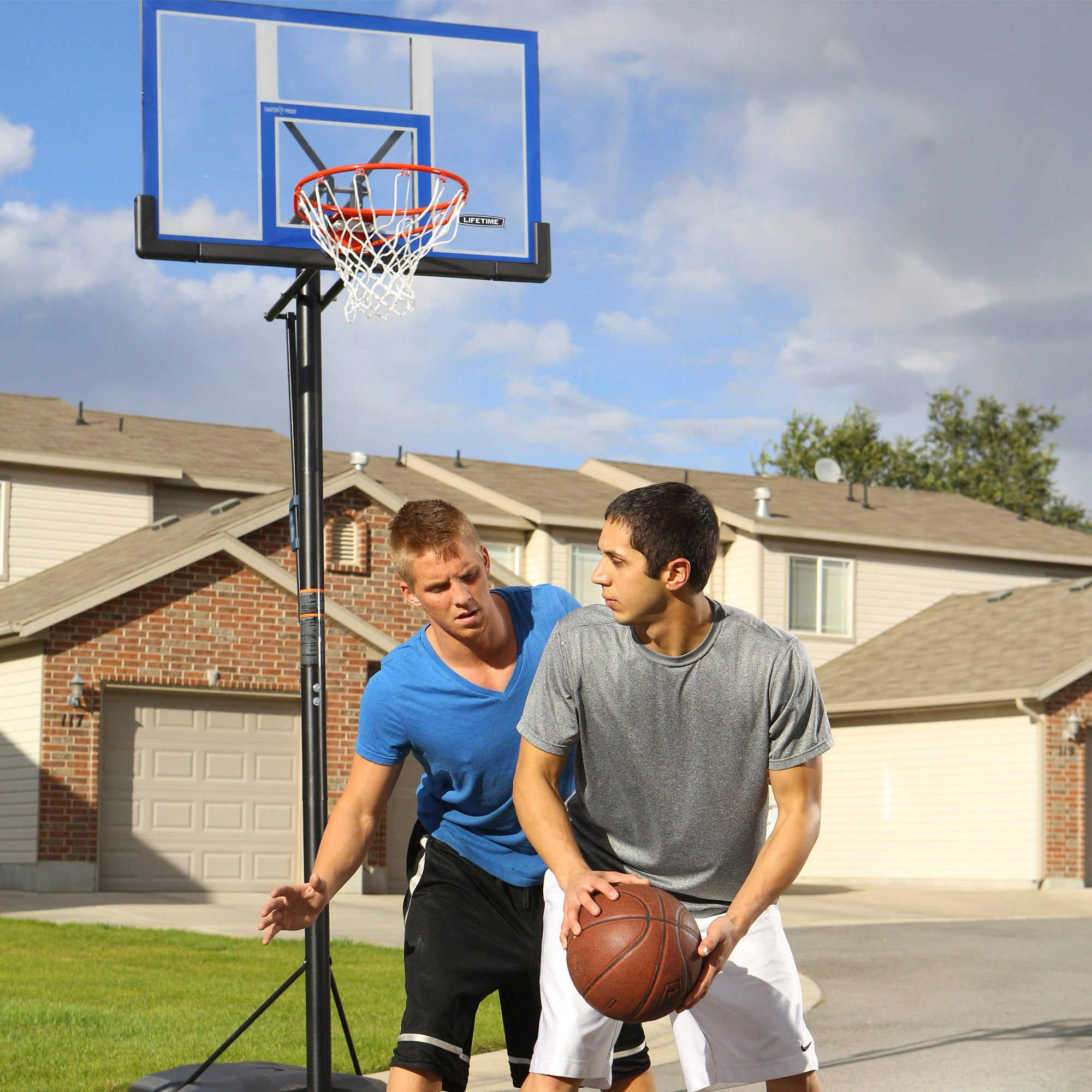 Cesta de basquetebol ultrarresistente para toda a vida útil, altura ajustável 244/305 cm, proteção UV100.